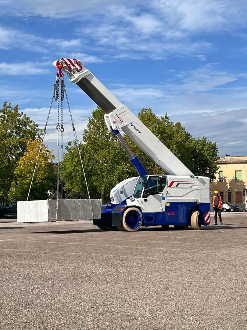 Tadano V320RC handling loads in confined industrial space