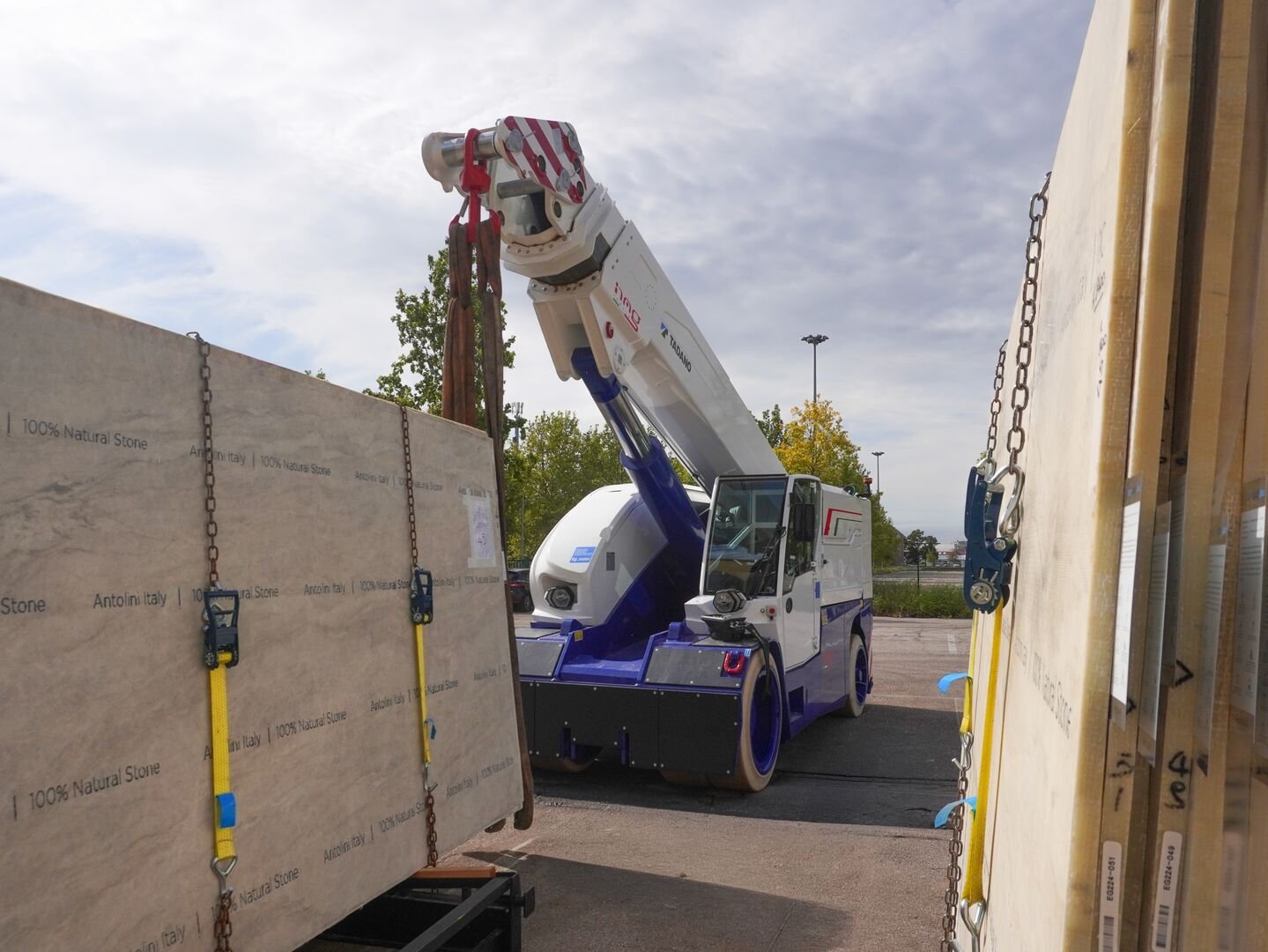 Tadano V320RC on site with first customer NMG Italia