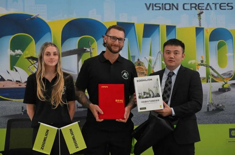 Handover moment with customers at the Zoomlion Brisbane branch inauguration