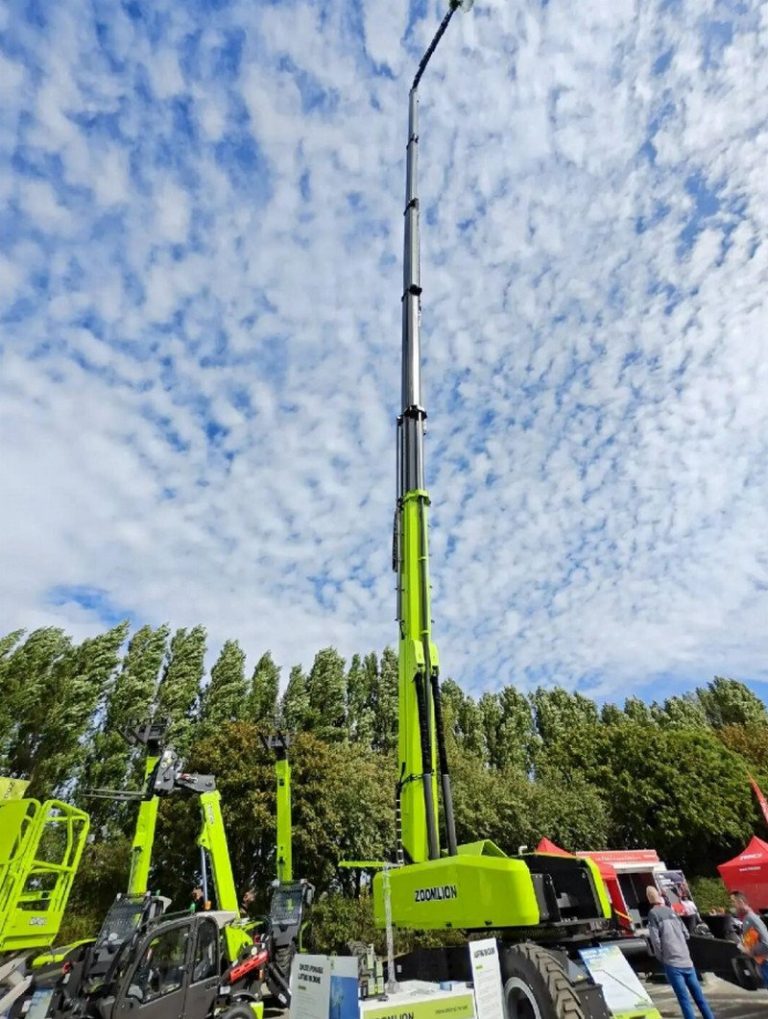 Drawbar On Telehandler Zoomlion shows cranes and 16-strong line-up at Vertikal Days 2026 ...